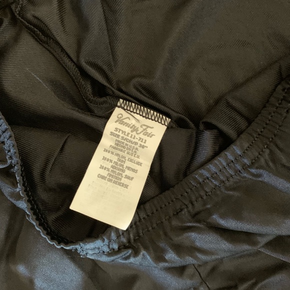 New Vanity Fair Satin Black Half Slip Style 11-711 30" Long Sz S/CH/P - Picture 3 of 3